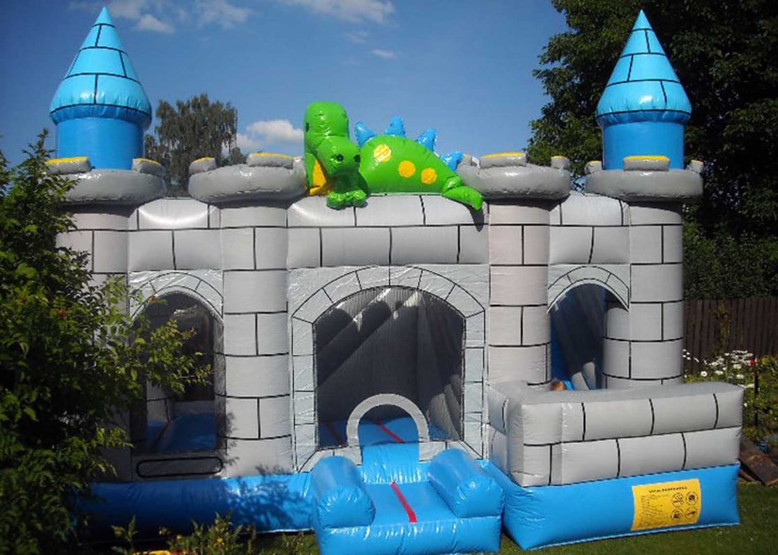 Velký skákací hrad pro děti